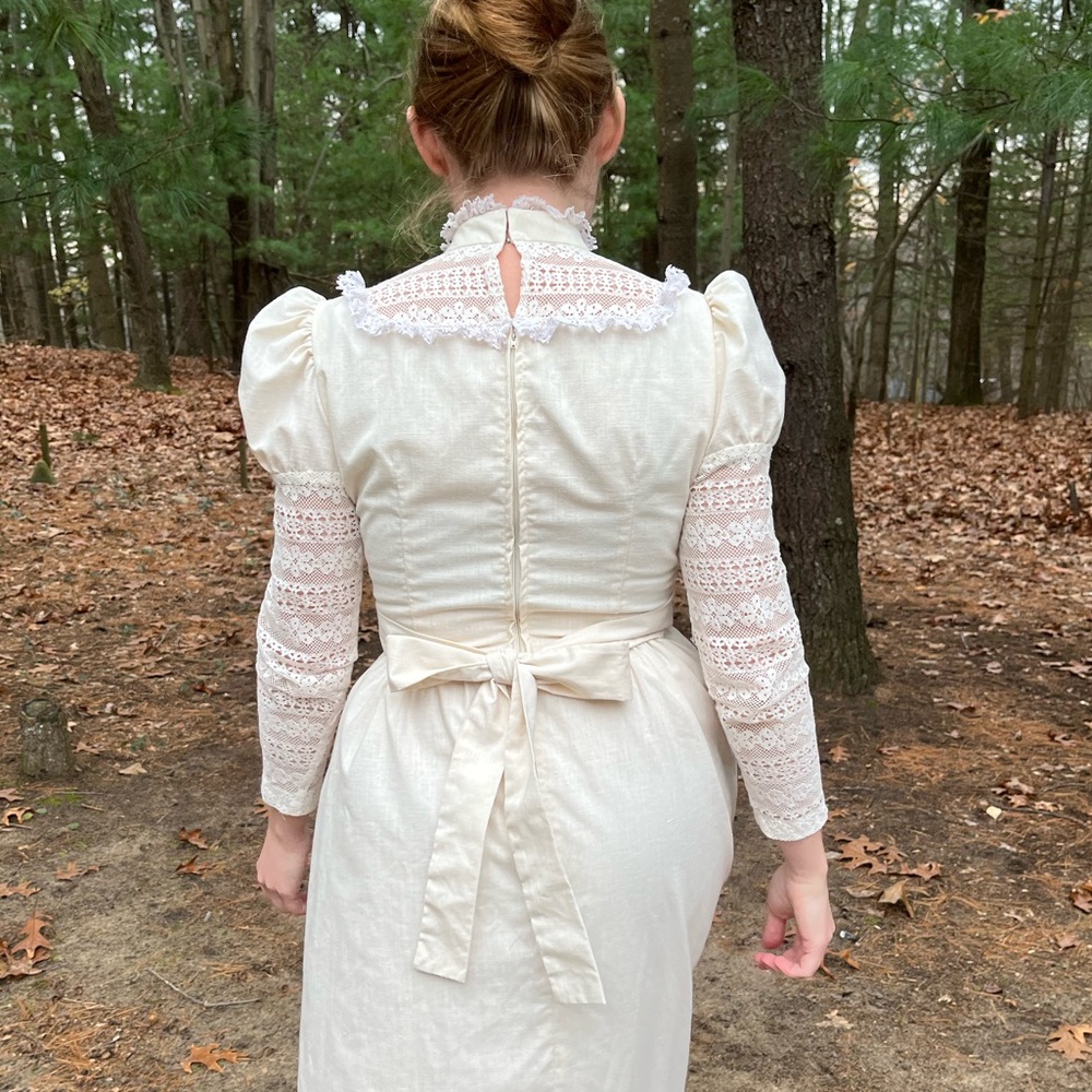 70s Lanz Victorian Style Ivory Dress - Picture 5 of 16